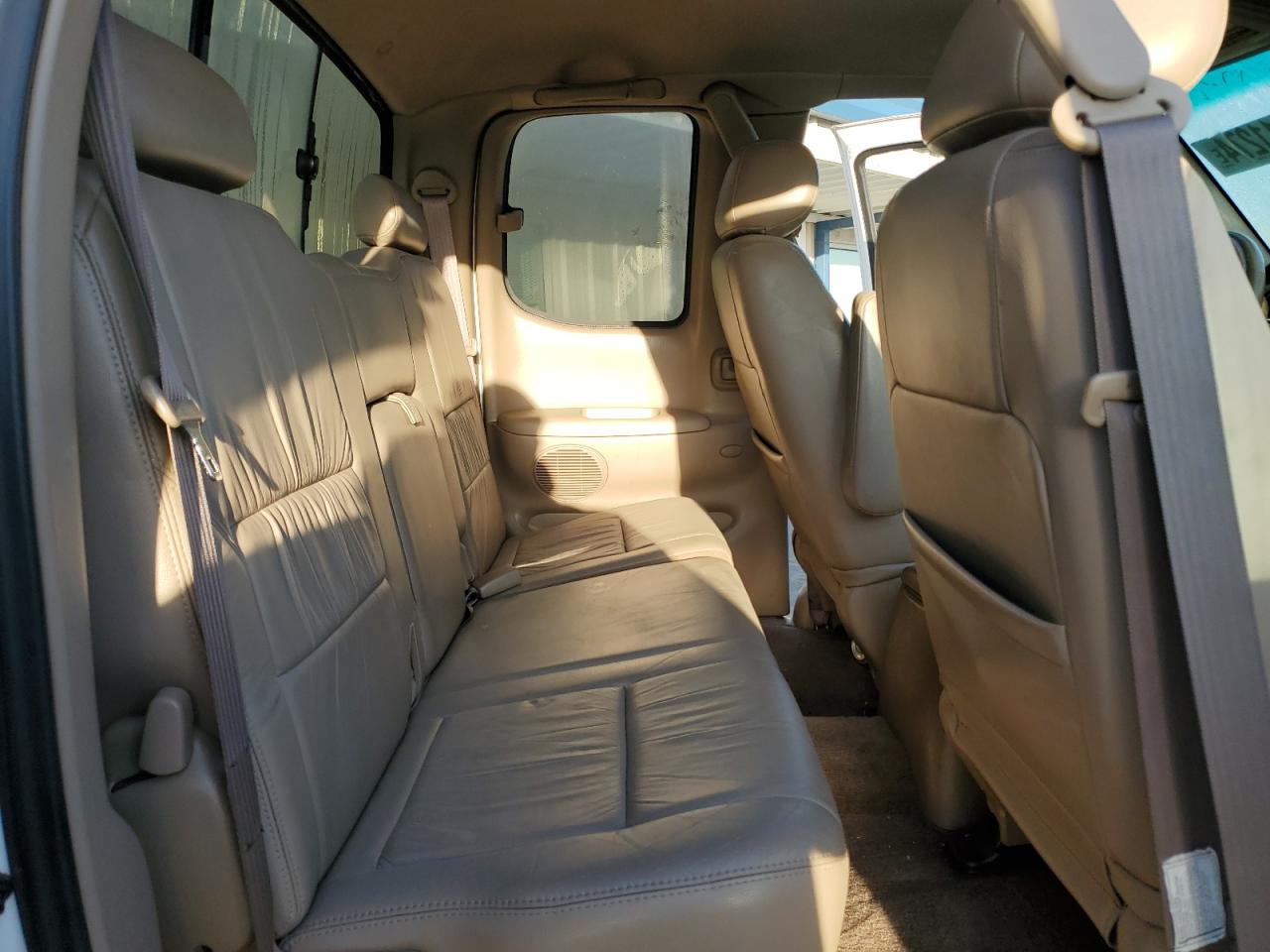 2000 Toyota Tundra Access Cab Limited VIN: 5TBBT4813YS064118 Lot: 41894015