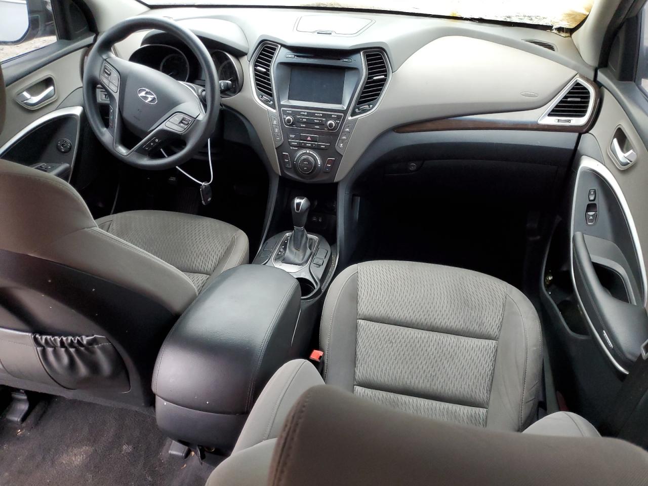 2018 Hyundai Santa Fe - Image 8