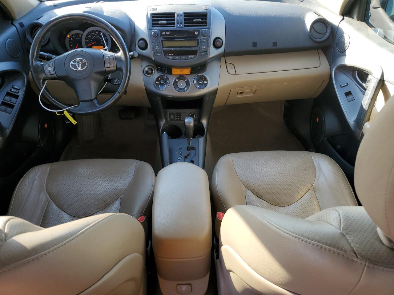 2011 Toyota RAV 4 - Image 8