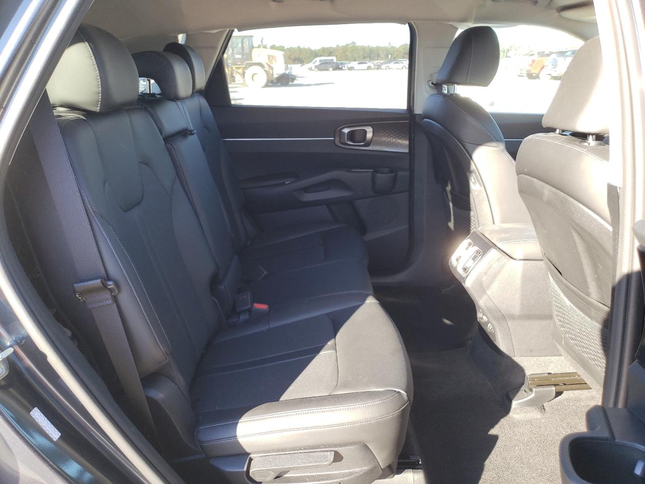 2023 Kia Sorento - Image 11