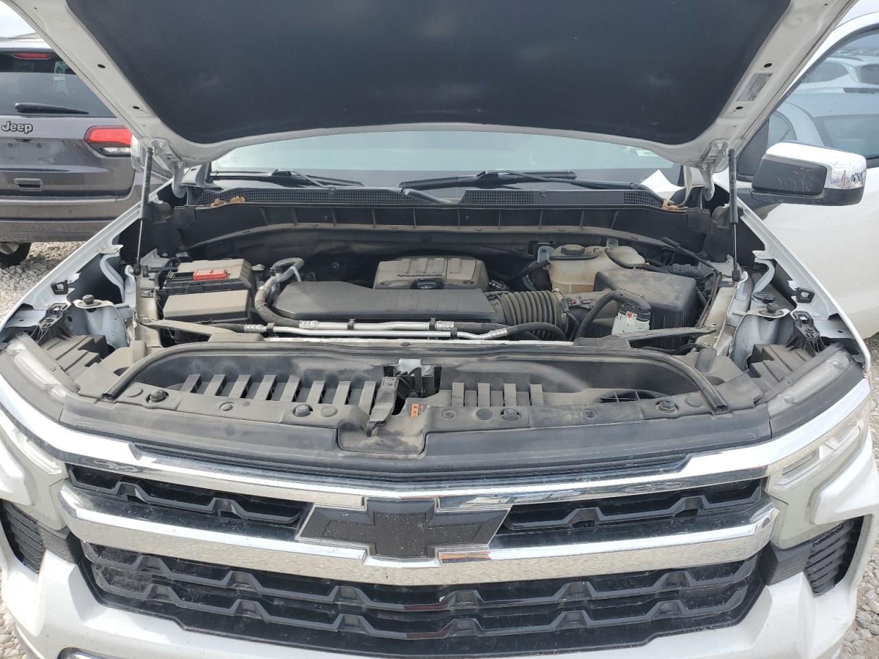 2022 Chevrolet Silverado - Image 11