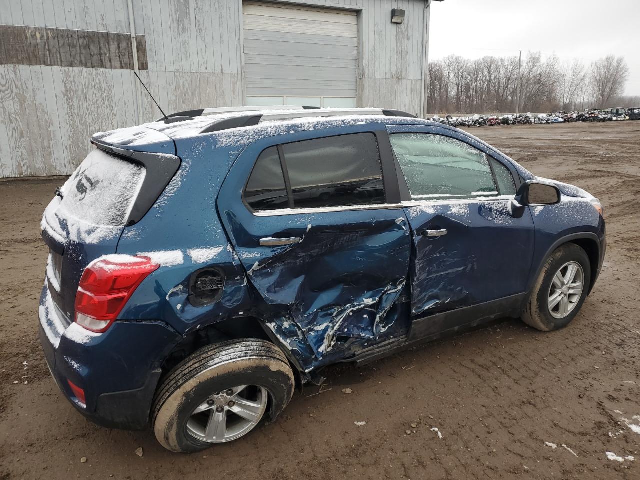 VIN 3GNCJLSB2KL372706 2019 CHEVROLET TRAX no.3