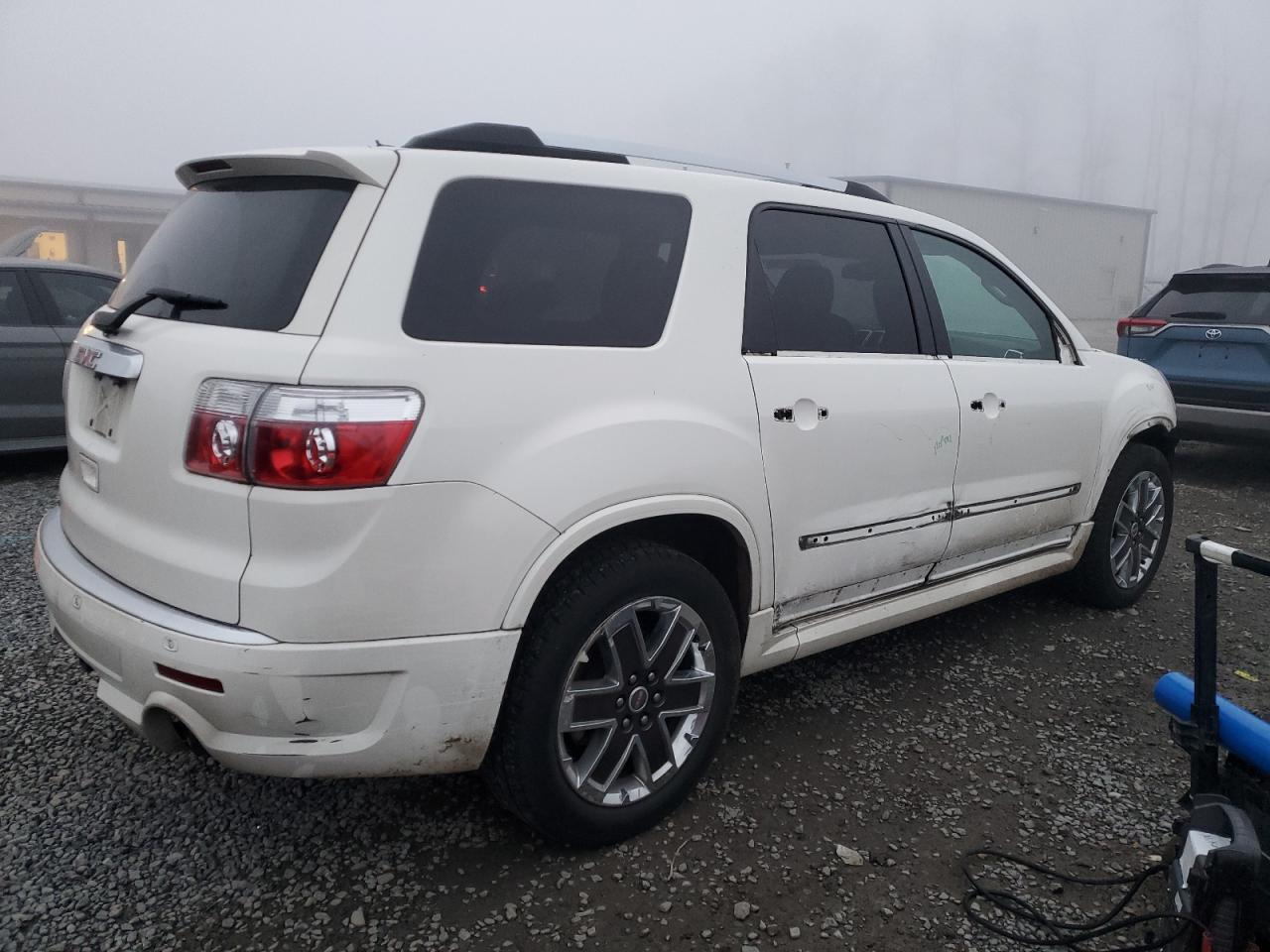 2012 GMC Acadia - Image 3