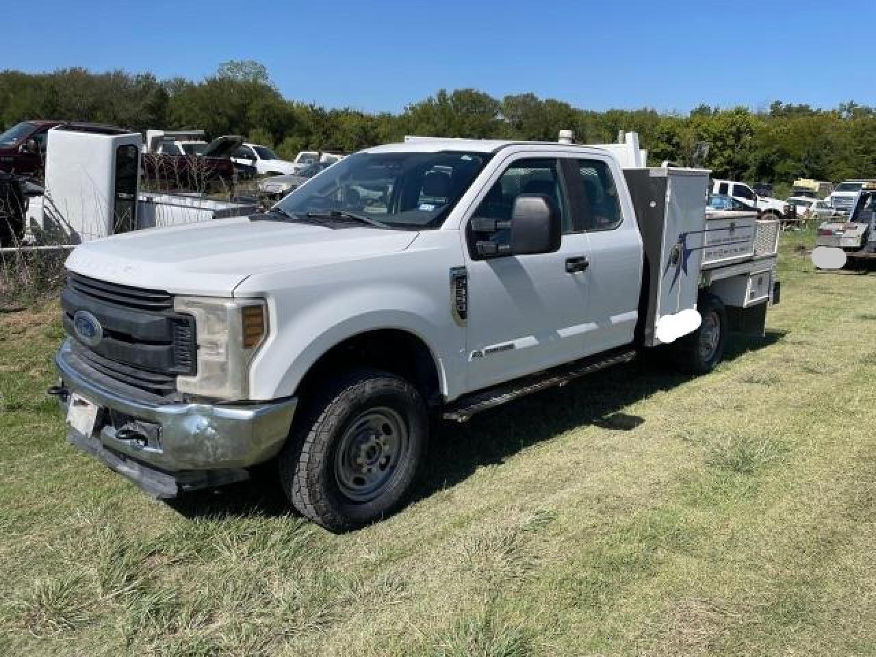 VIN 1FT8X3BT6JEC26636 2018 FORD F350 no.2