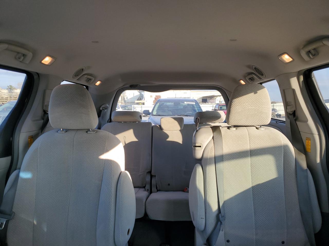 2014 Toyota Sienna - Image 10