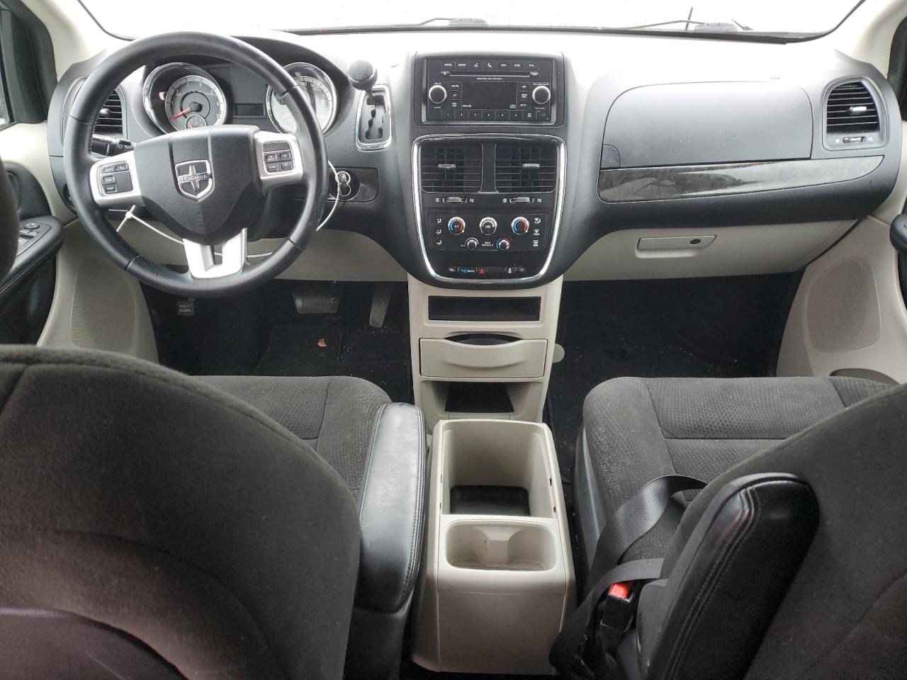 2016 Dodge Caravan - Image 8