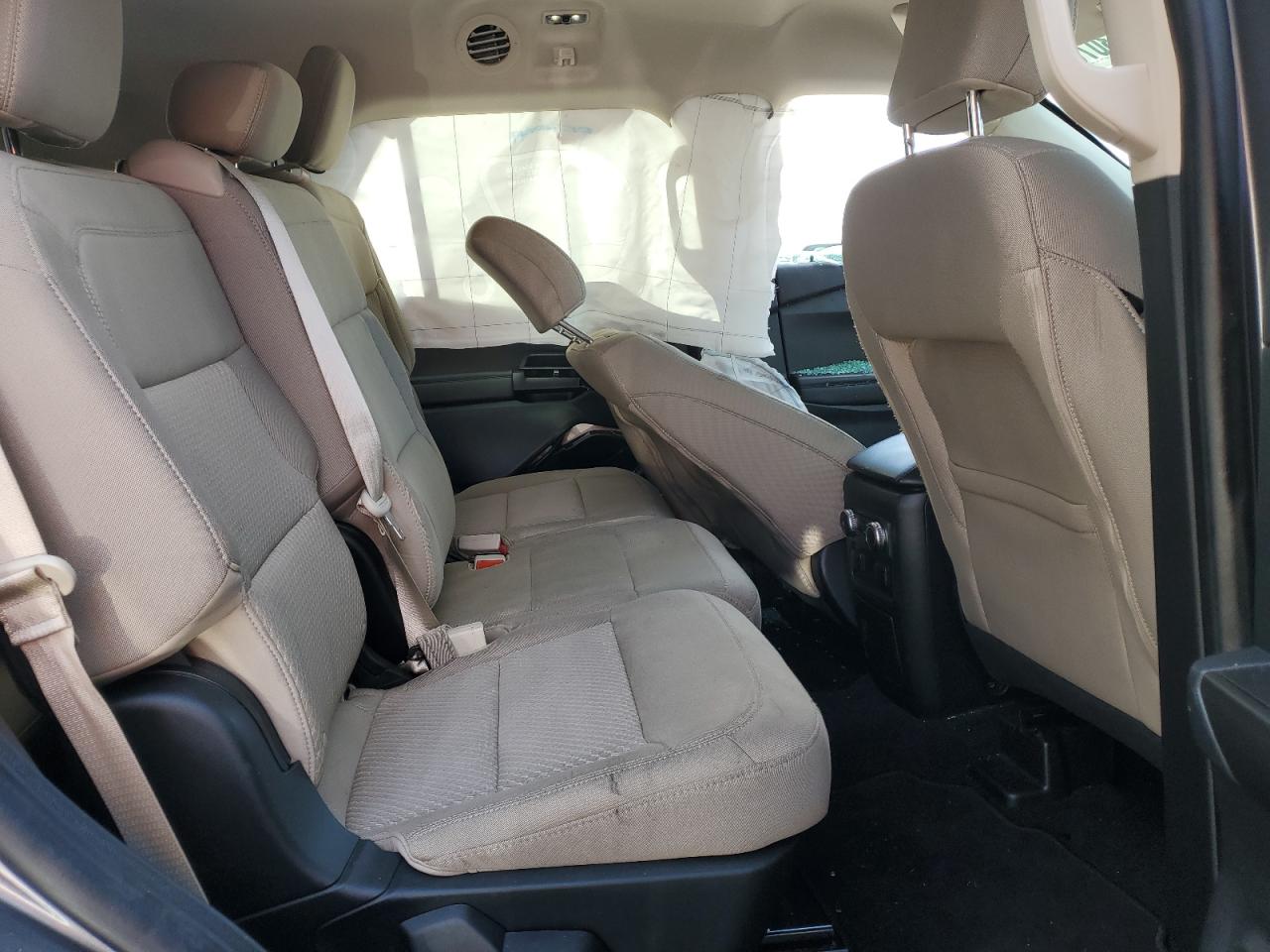 2021 Ford Explorer - Image 11