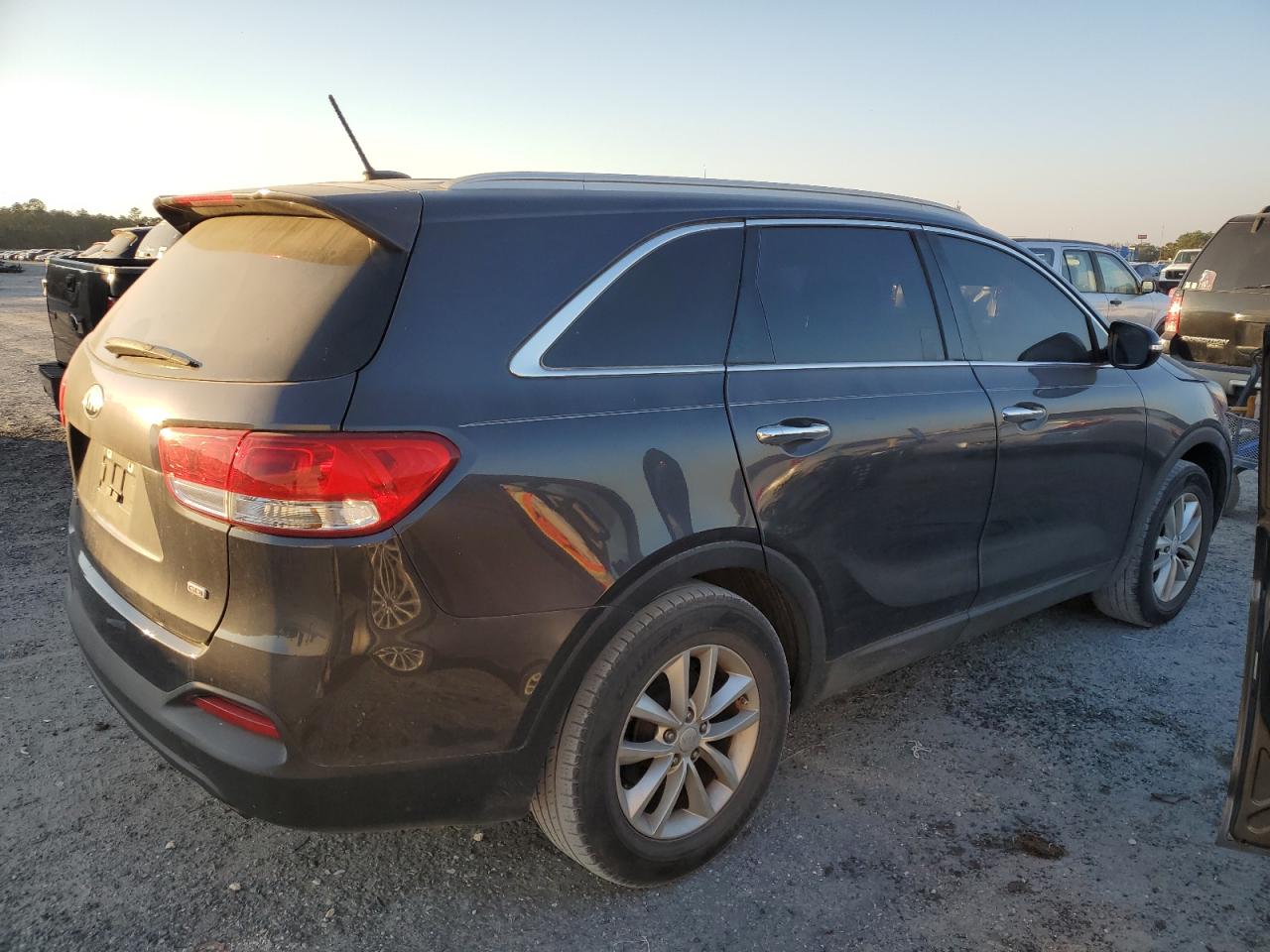 2017 Kia Sorento - Image 3