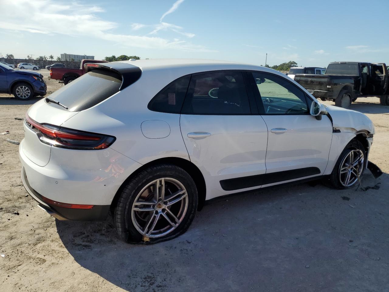 2020 Porsche Macan - Image 3