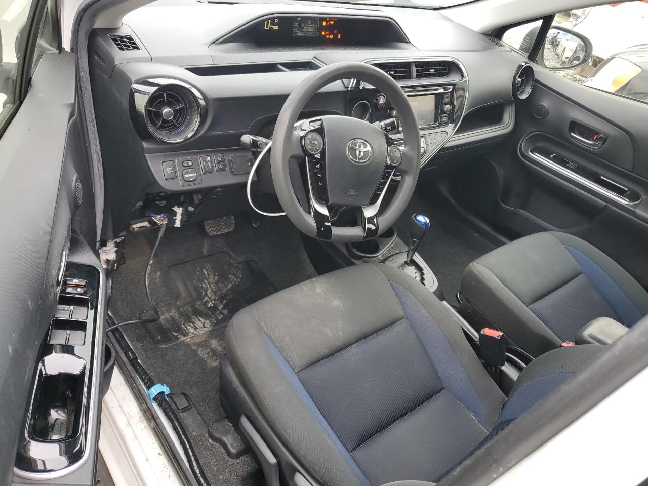 2018 Toyota Prius - Image 8