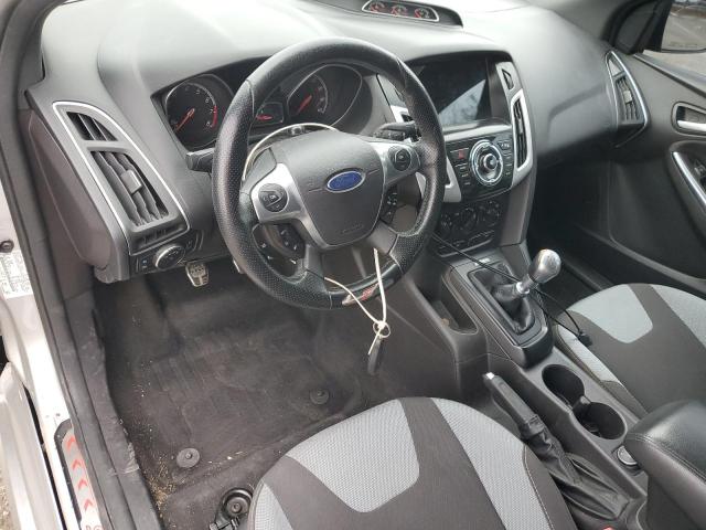 Hatchbacks FORD FOCUS 2013 Srebrny