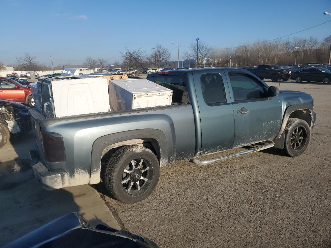 2009 Chevrolet Silverado - Image 3