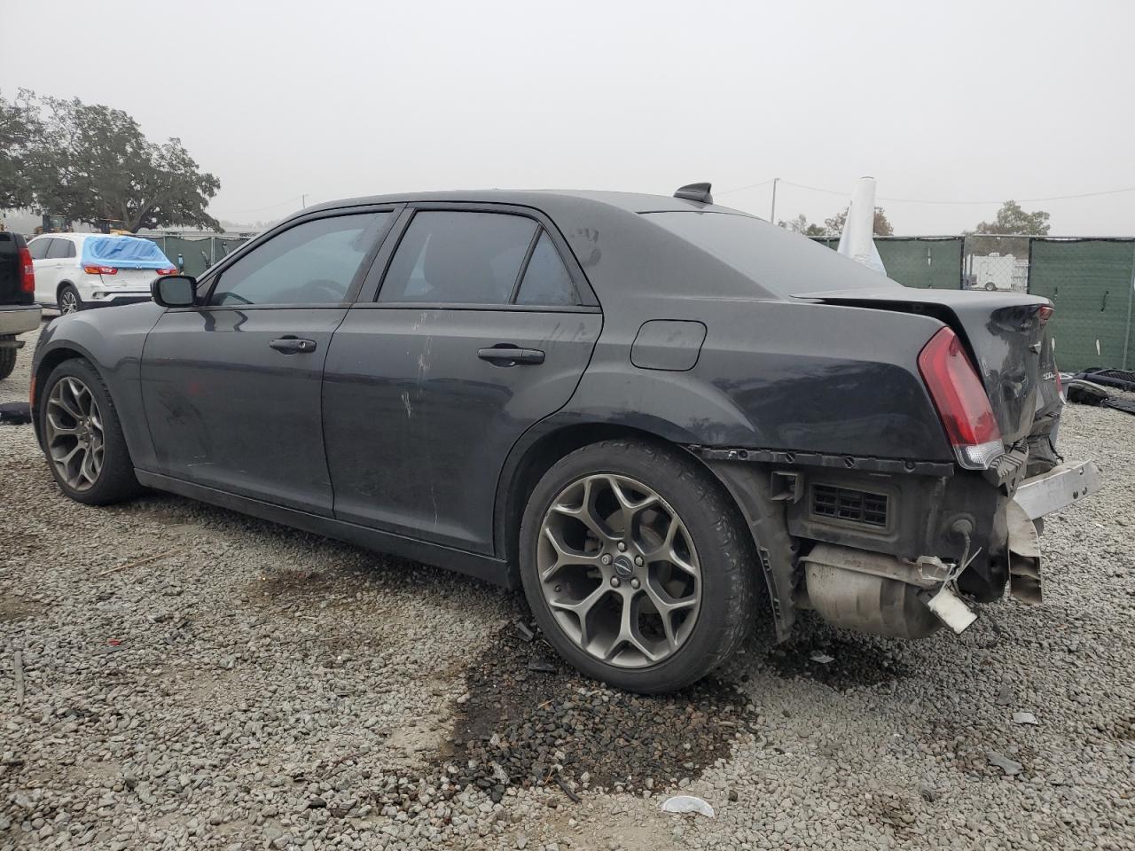 VIN 2C3CCABG5FH859890 2015 CHRYSLER 300 no.2