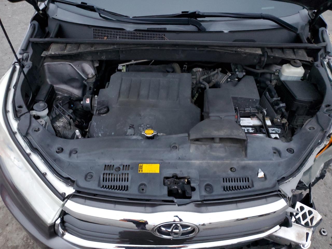 2014 Toyota Highlander - Image 13