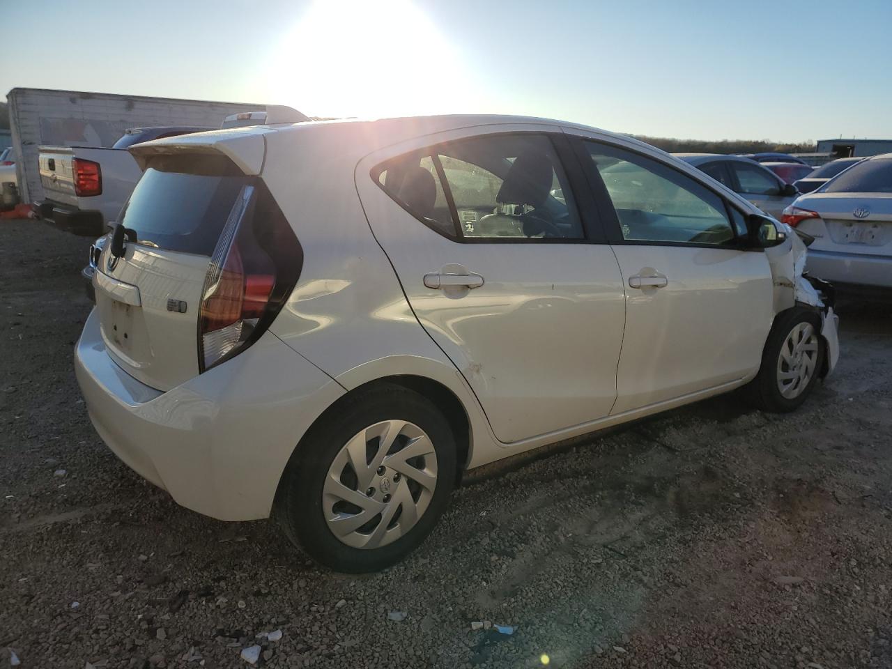 VIN JTDKDTB39G1130112 2016 TOYOTA PRIUS no.3