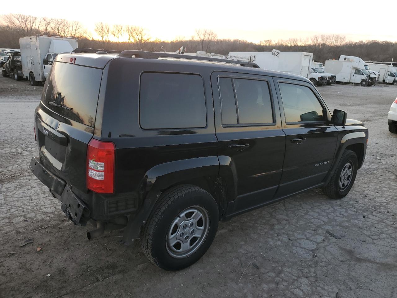 VIN 1C4NJPBB9GD700256 2016 JEEP PATRIOT no.3