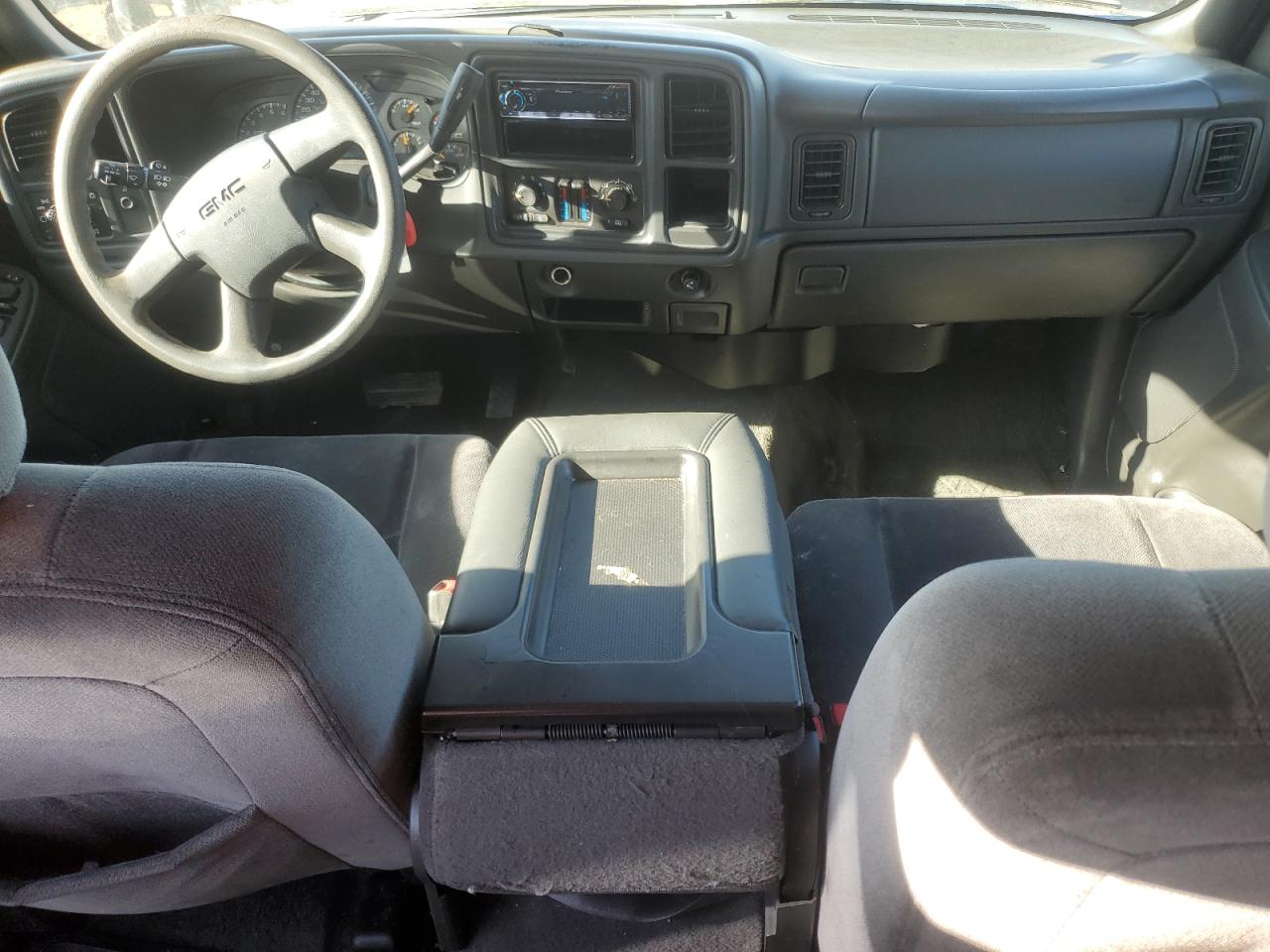 2006 GMC Sierra - Image 8