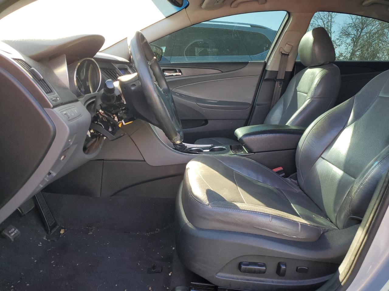 2011 Hyundai Sonata - Image 7