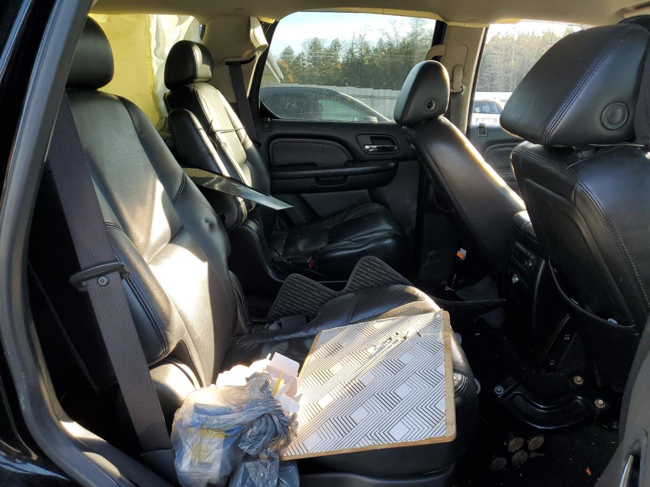 2008 Cadillac Escalade - Image 11