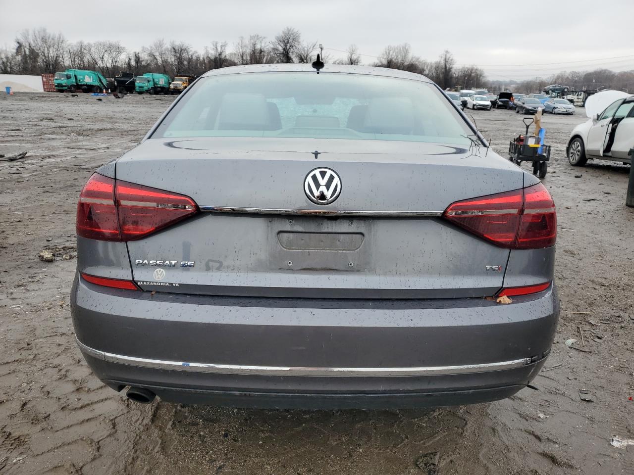 2018 Volkswagen Passat - Image 6