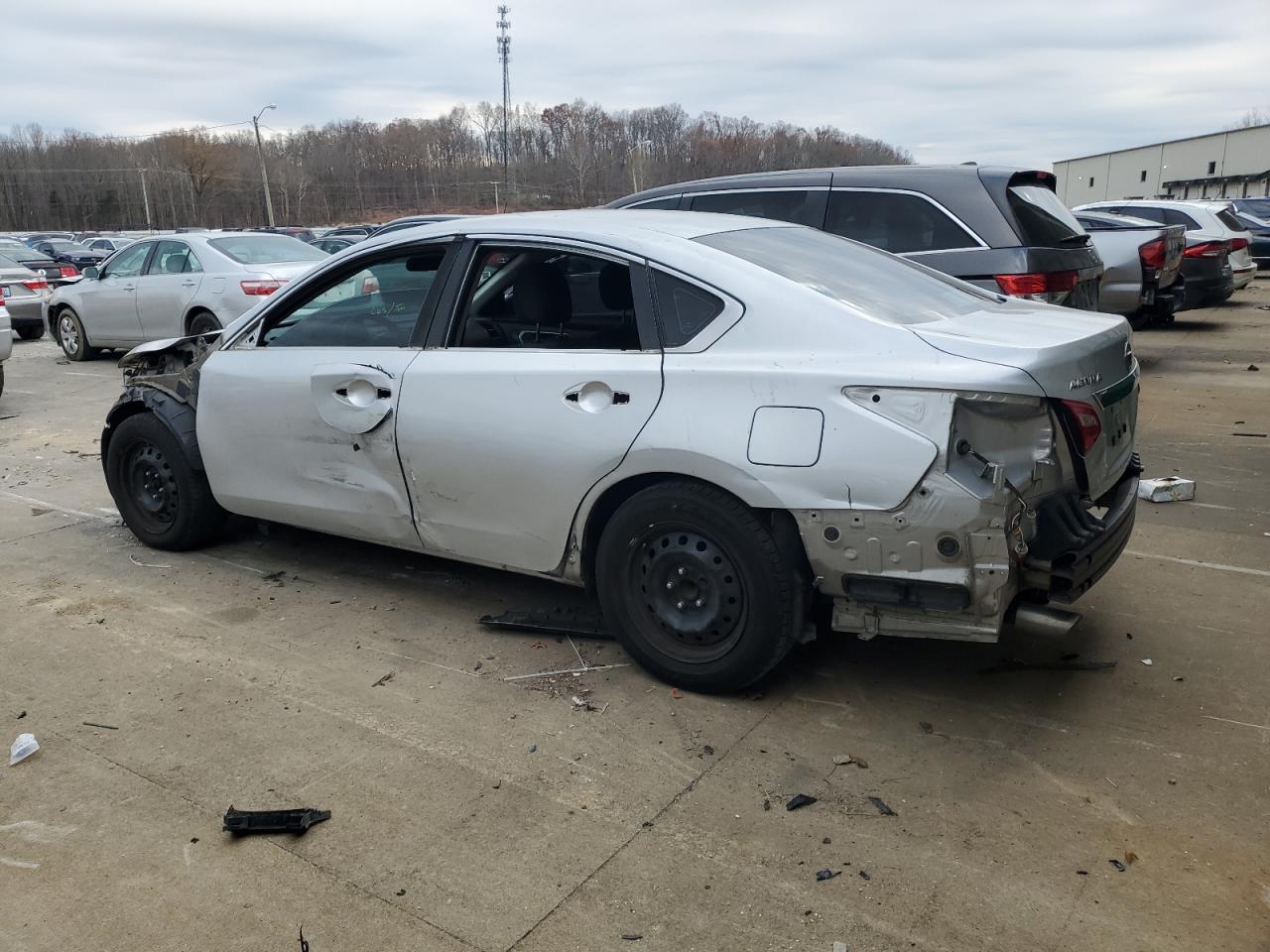 2016 Nissan Altima - Image 2