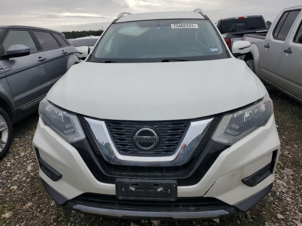 2017 Nissan Rogue - Image 5