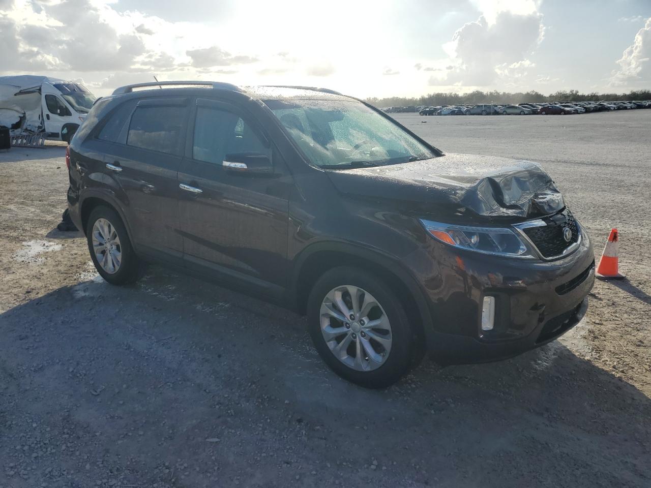 VIN 5XYKU4A78FG644297 2015 KIA SORENTO no.4