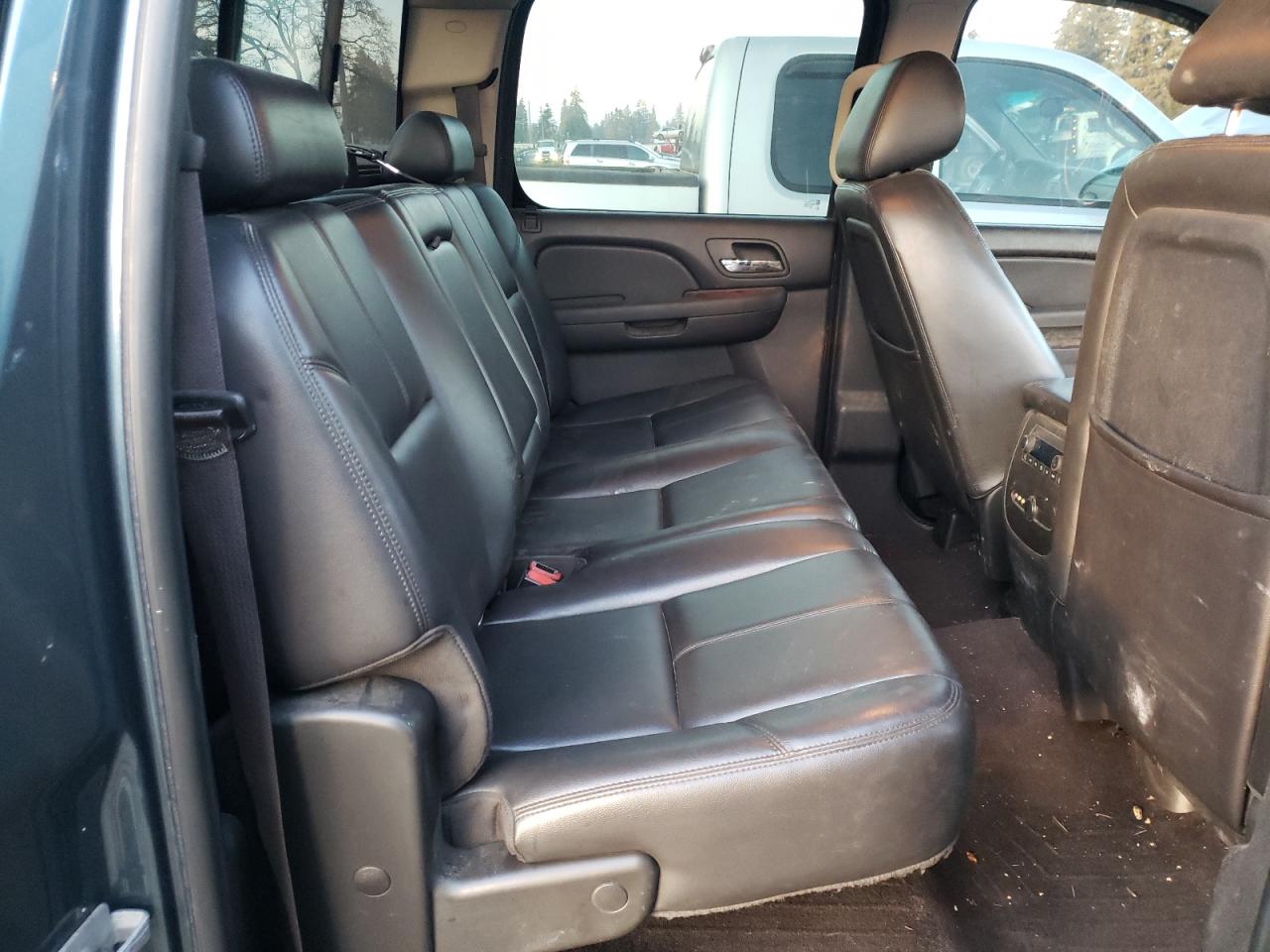 2010 GMC Sierra - Image 10