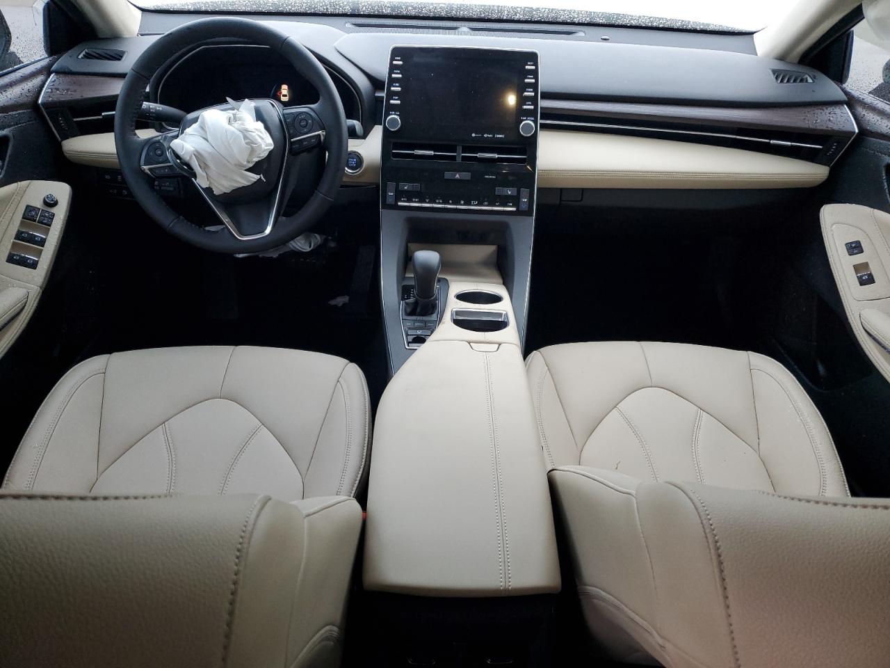 2022 Toyota Avalon - Image 8