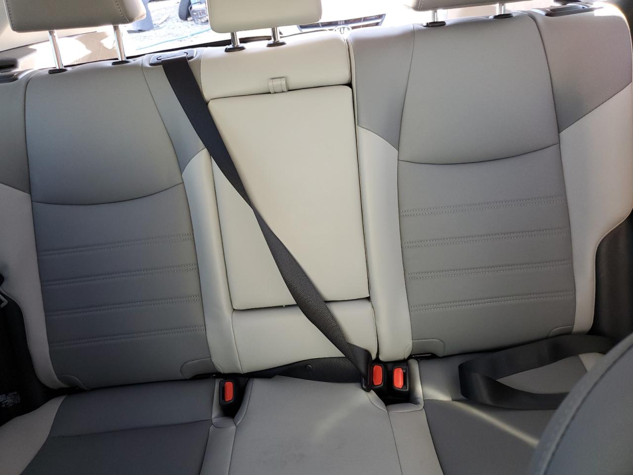2022 Toyota RAV 4 - Image 10