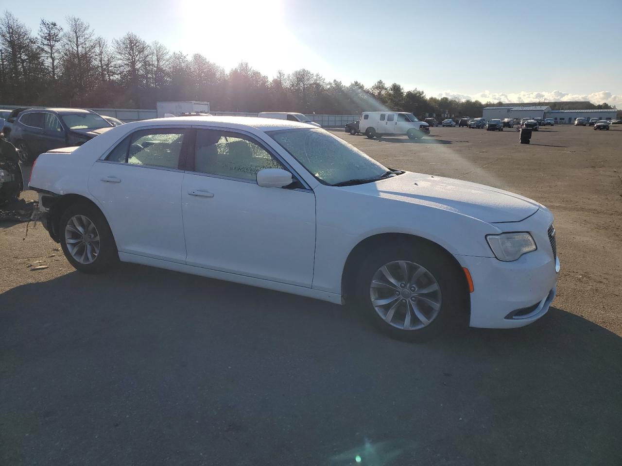 VIN 2C3CCAAGXFH742985 2015 CHRYSLER 300 no.4