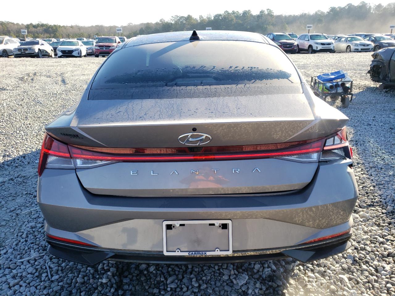2022 Hyundai Elantra - Image 6