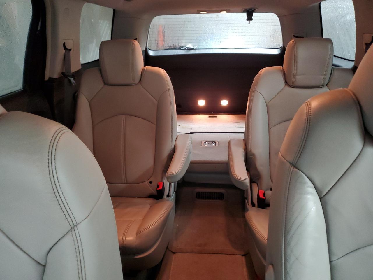 2008 GMC Acadia - Image 10