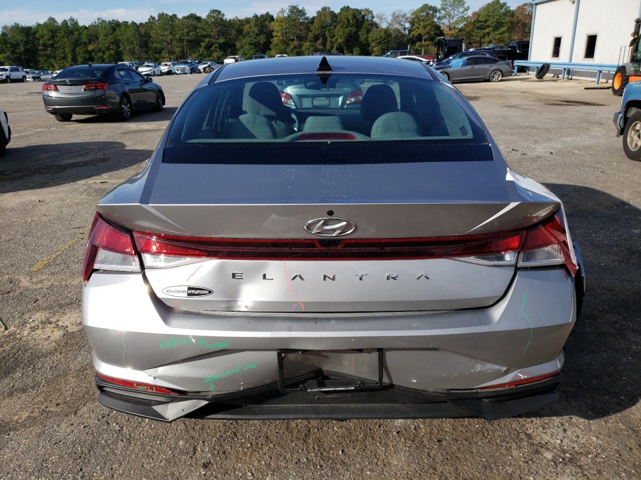 2022 Hyundai Elantra - Image 6