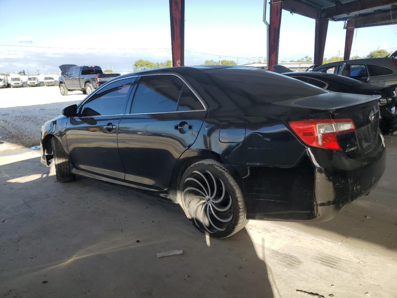 VIN 4T1BF1FK2DU218585 2013 TOYOTA CAMRY no.2