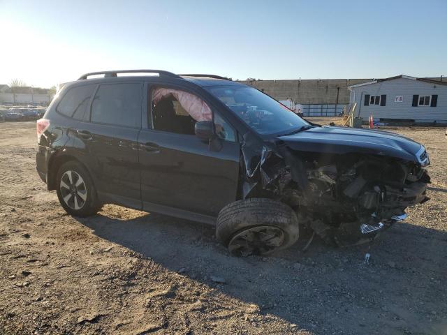  SUBARU FORESTER 2017 Czarny