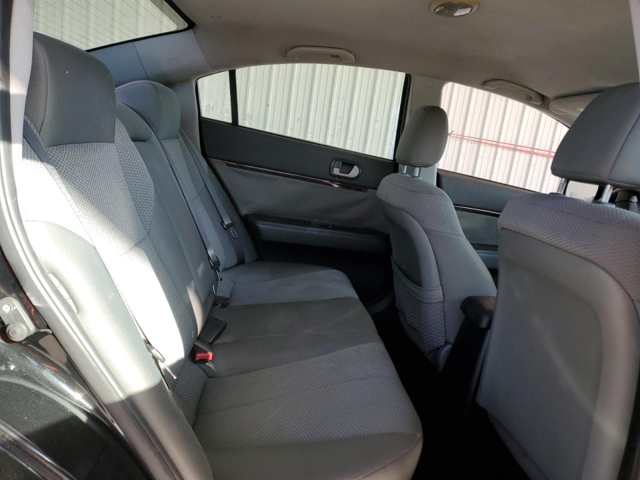 2010 Mitsubishi Galant - Image 10