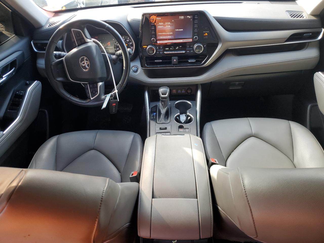 2022 Toyota Highlander - Image 8