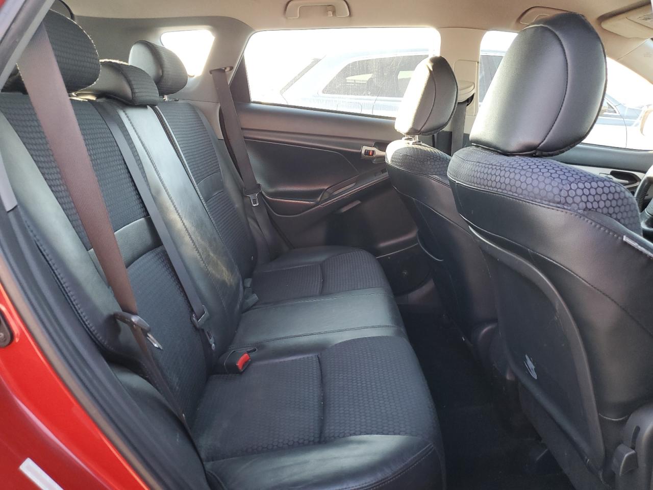 2009 Pontiac Vibe - Image 10