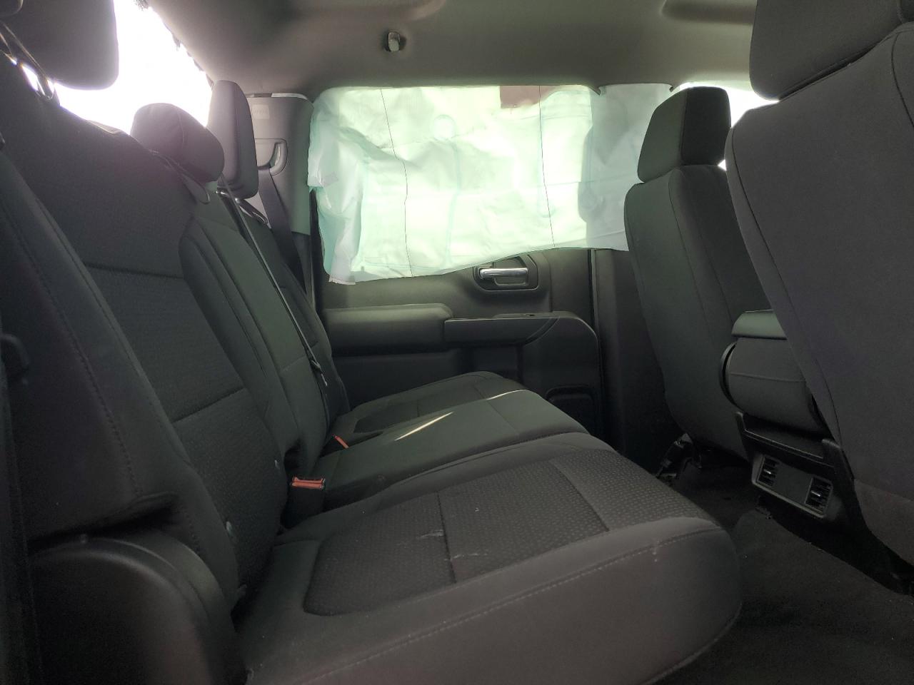 2020 Chevrolet Silverado - Image 11