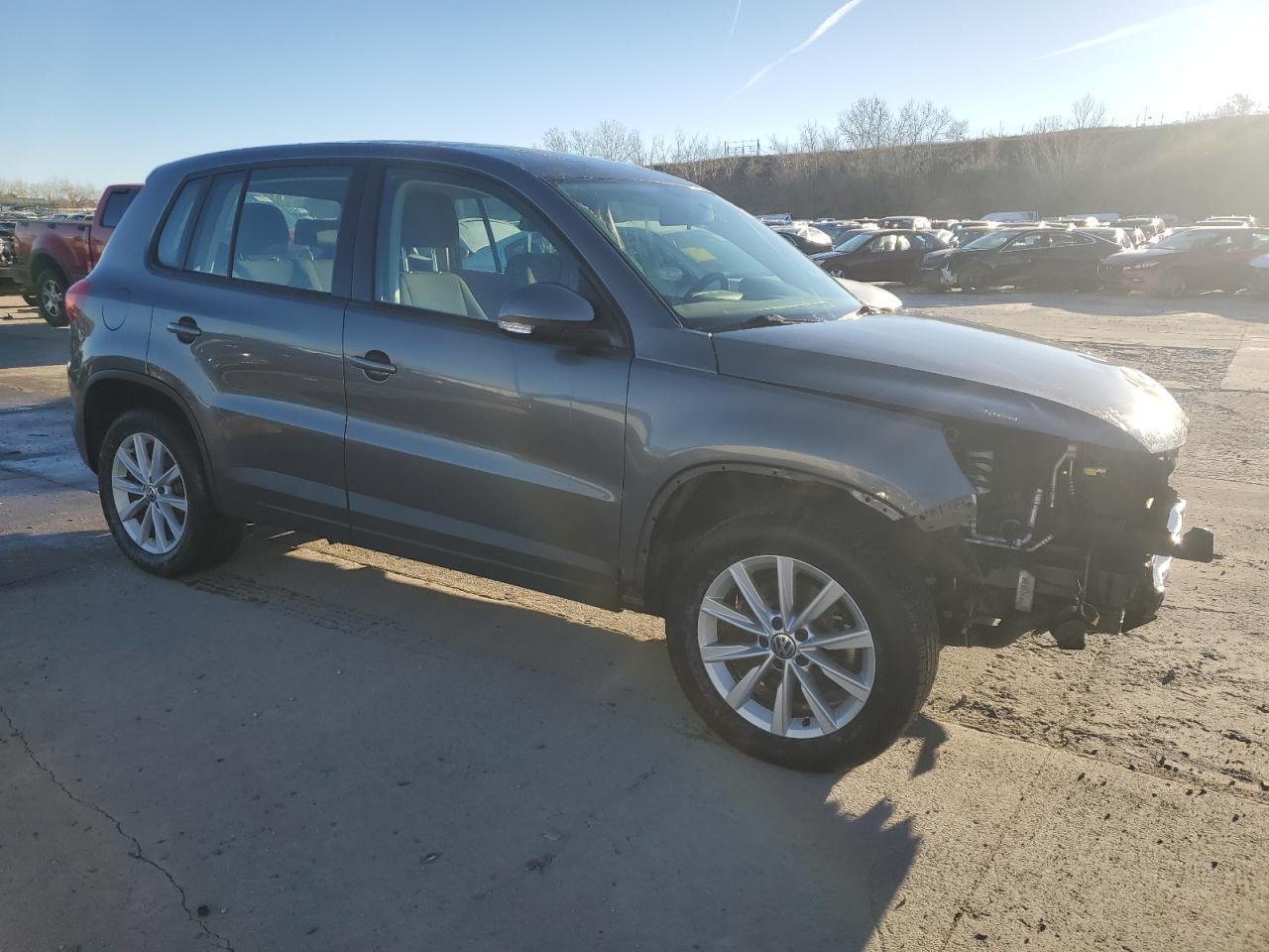 VIN WVGAV7AX5HK046980 2017 VOLKSWAGEN TIGUAN no.4