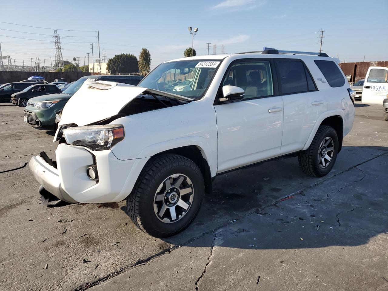 VIN JTEBU5JR7J5610257 2018 TOYOTA 4RUNNER no.1