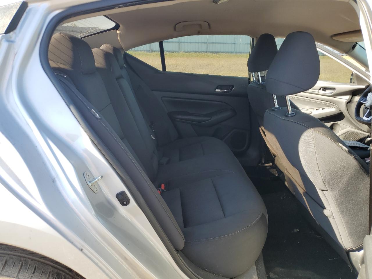 2020 Nissan Altima - Image 11