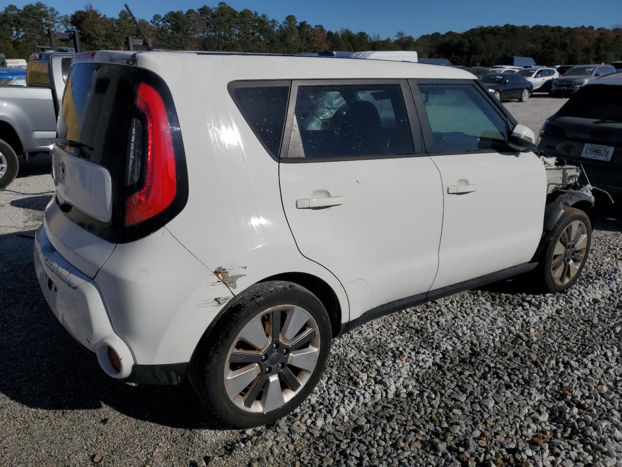 VIN KNDJX3A58E7027103 2014 KIA SOUL no.3