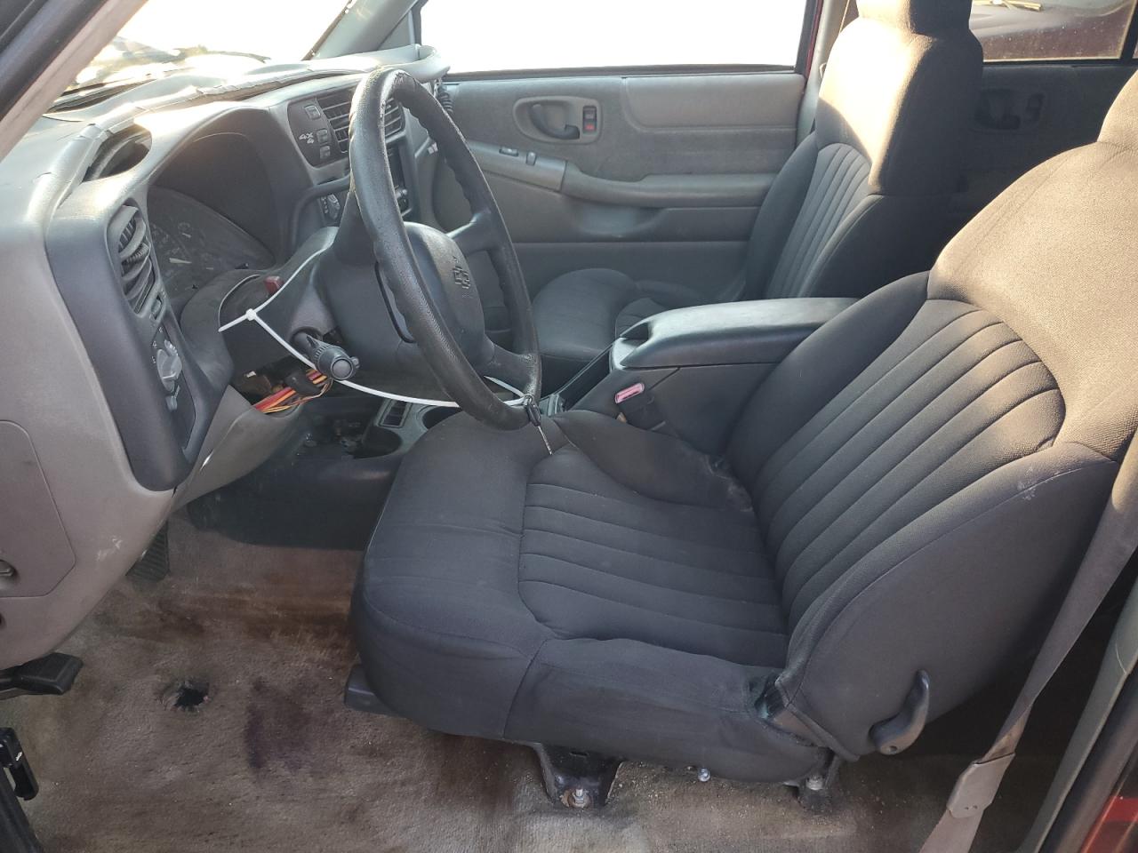 2000 Chevrolet Blazer - Image 7
