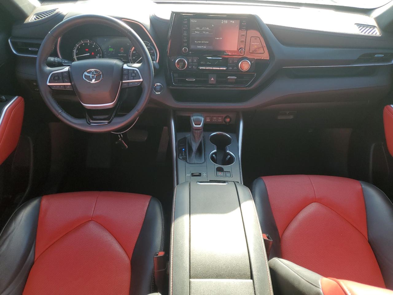 2022 Toyota Highlander - Image 8