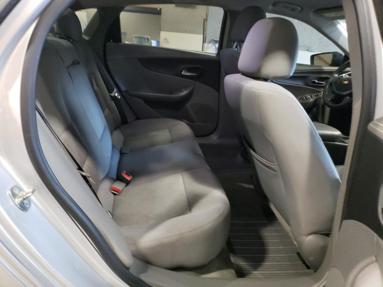 2016 Chevrolet Impala - Image 10