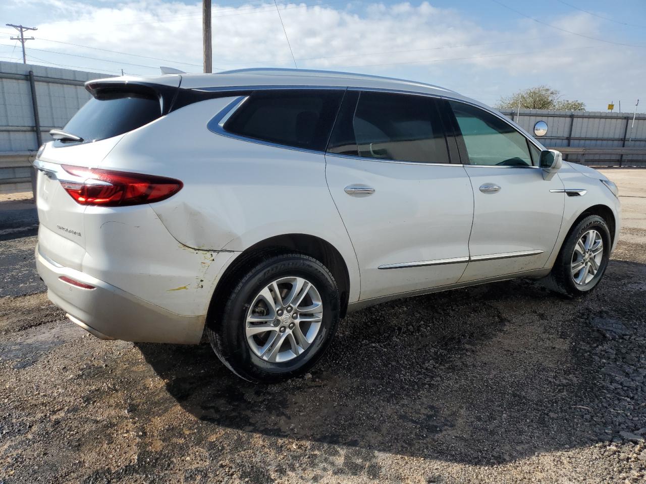 VIN 5GAERBKW2JJ168437 2018 BUICK ENCLAVE no.3