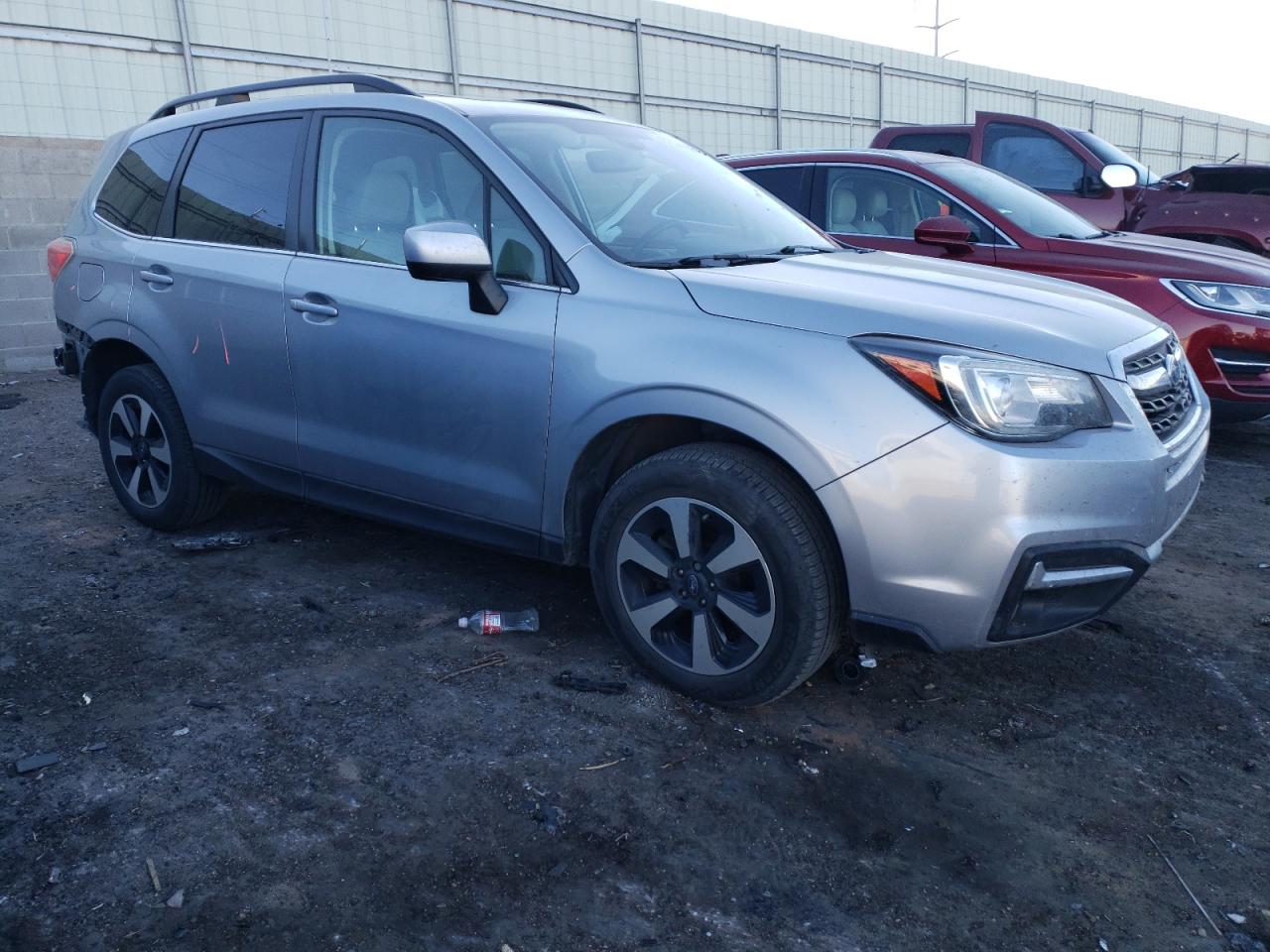 VIN JF2SJARC5JH452278 2018 SUBARU FORESTER no.4