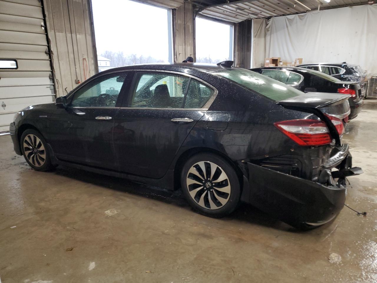 VIN JHMCR6F72HC025789 2017 HONDA ACCORD no.2